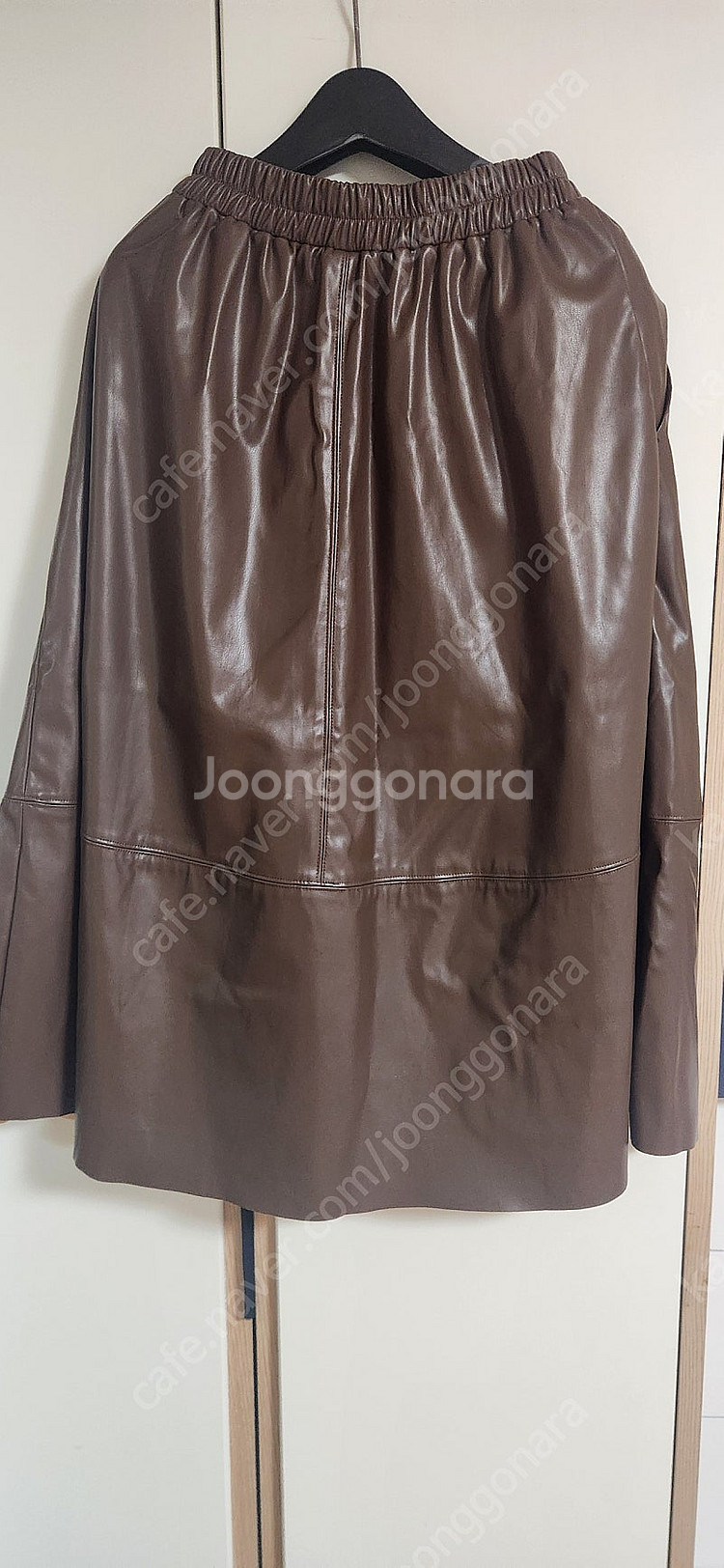 오조크 페이크가죽스커트2023신상--0