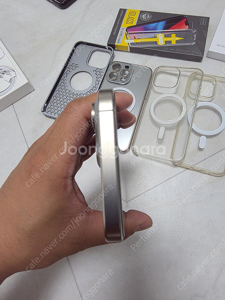 아이폰15 Pro Max 256GB 자급제 내추럴티타늄...--3