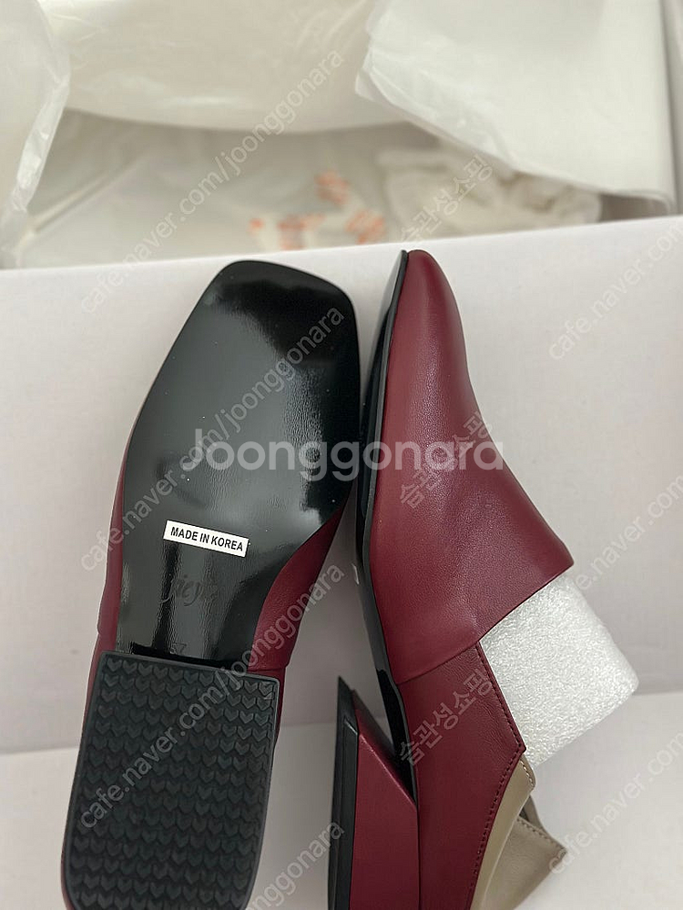 (새상품) 이에이에 양가죽 바부슈 블로퍼 플랫 240--1