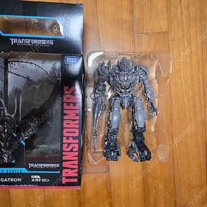 ss-13 rotf 메가트론 개봉품 판매합니다.