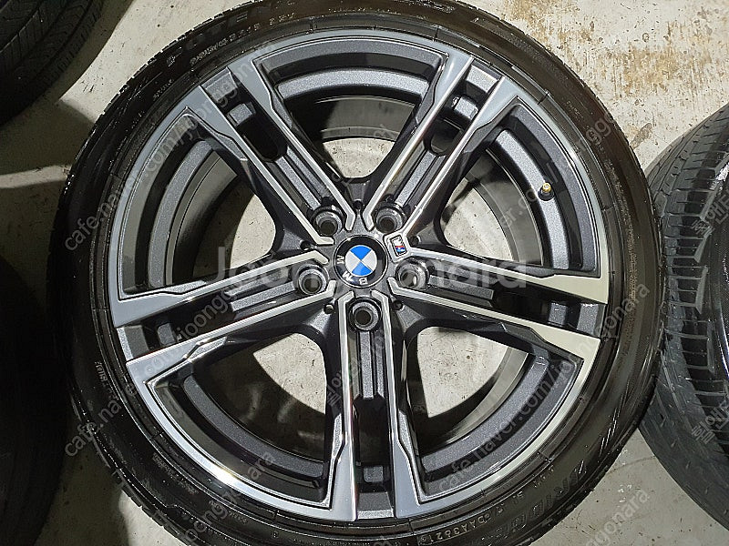 819m bmw1,2 시리즈 18인치 휠타이어 판매합니...--3
