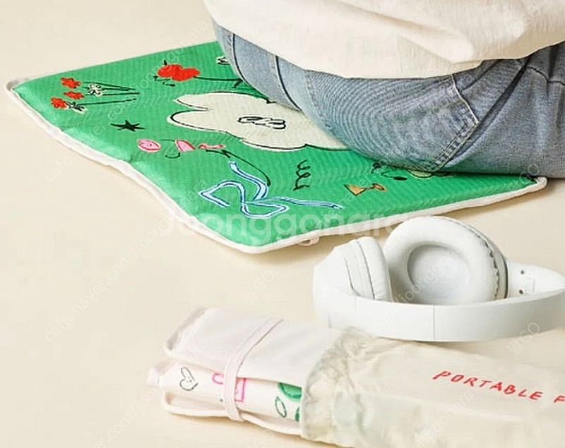 아모레몰 X 오하이오 포터블 폴딩매트 아이보리 새상품--1