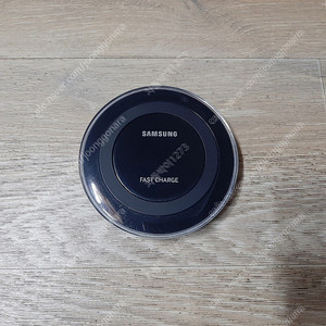 삼성 고속무선충전기(EN-PN920, EP-NG930) 팝니다