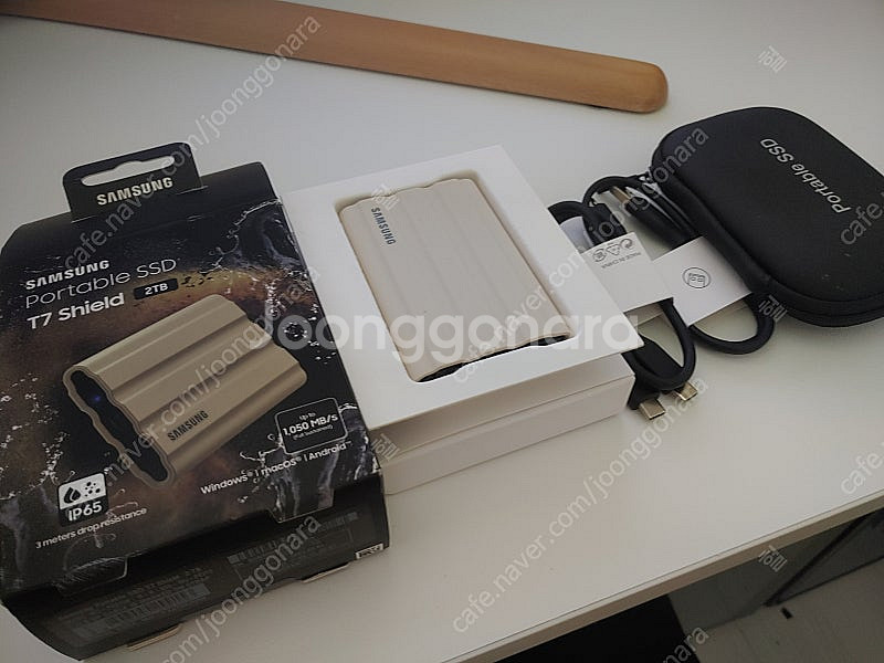삼성 2tb ssd t7 (shield) 팝니다--0