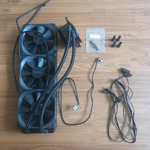 NZXT 크라켄 Z73 팝니다.