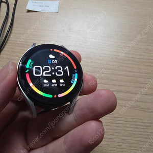 갤럭시 워치5 44mm 실버 블루투스 버전 저렴하게 판매합니다.