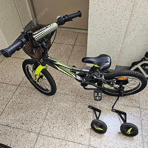 자이언트 애니메이터 16인치 아동용 자전거 판매 합니다.