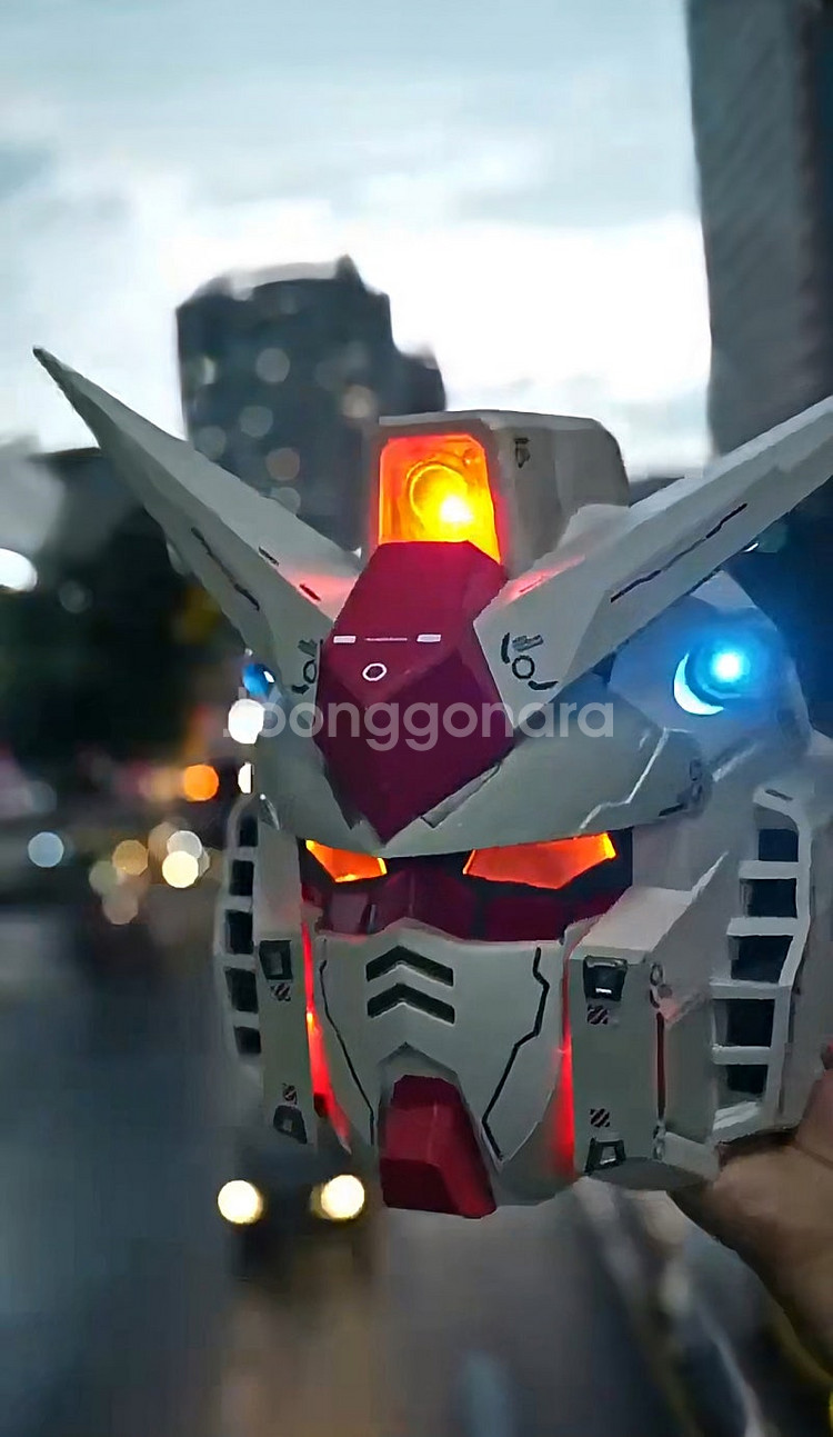 미개봉 새제품 건담 RX-78 헬멧 팝니다--5