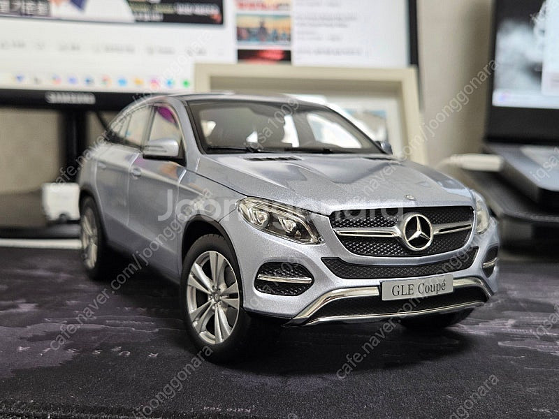 1/18 메르세데스 벤츠 W166 GLE 쿠페 이리듐 ...--0