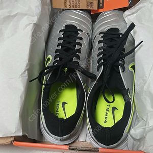 나이키 티엠포 레전드 10 프로 TF 풋살화 270