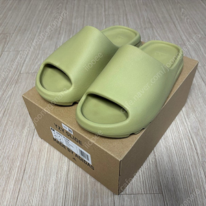 Yeezy 이지 슬라이드 레진 275