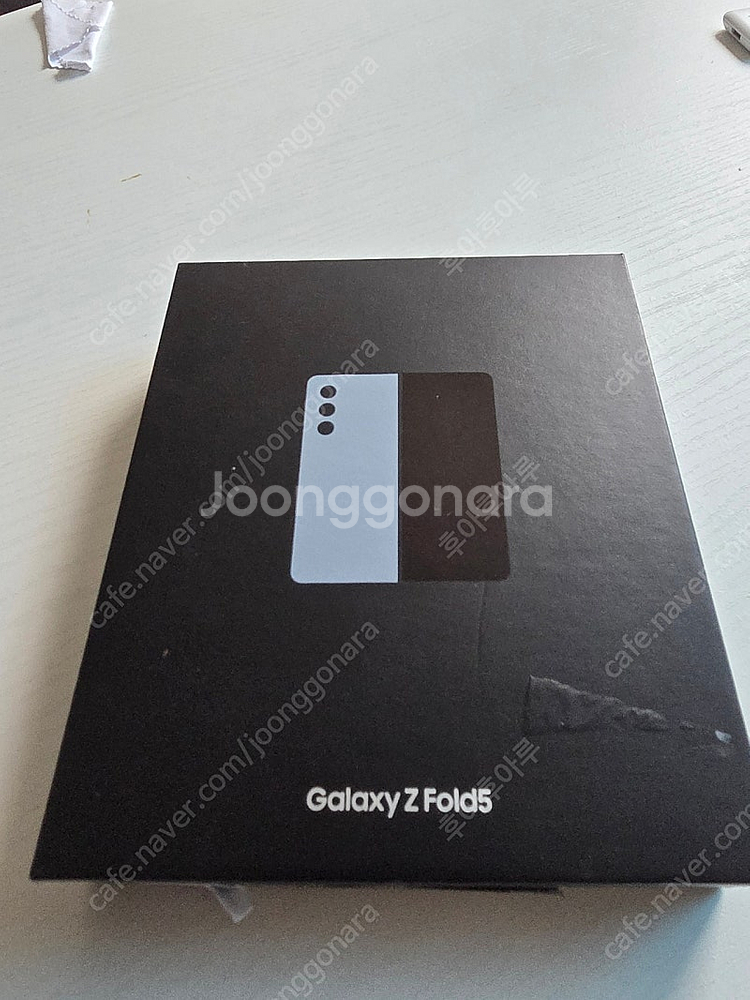 폴드5 아이스블루 512GB 판매합니다.--1