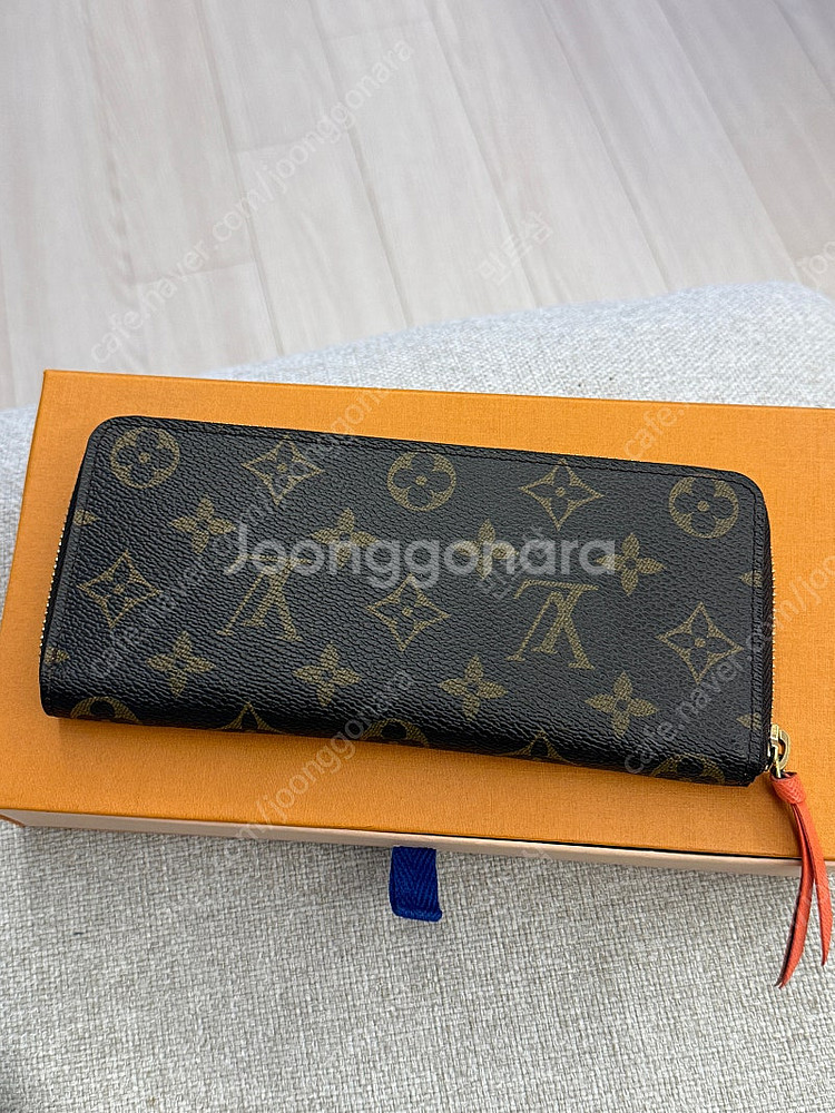 루이비통 장지갑--0