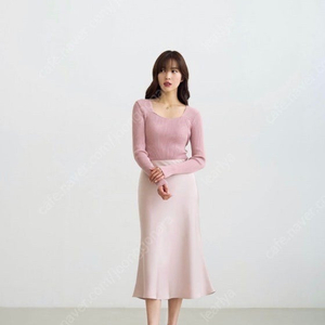 메르시비앙(메비) 칼라 스커트 더스티핑크 새상품