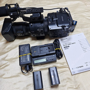 소니캠코드 FS700R + 소니PZ 18-200. OSS 판매합니다