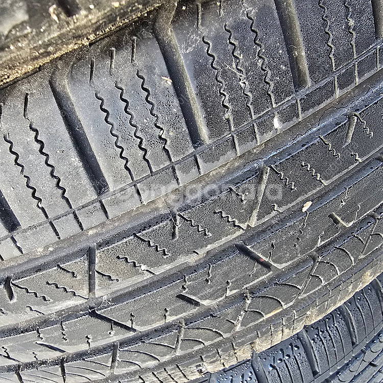 255 45 20 콘티넨탈 한대분15만 팝니다--4