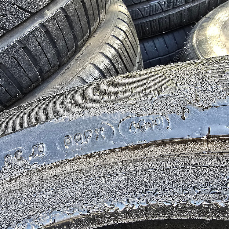 255 45 20 콘티넨탈 한대분15만 팝니다--5