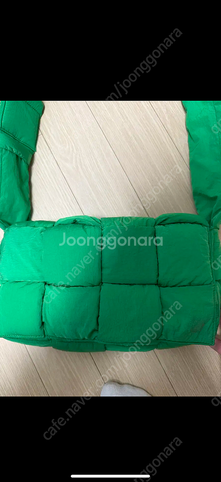 보테가베네타 패딩 카세트백 그린--4