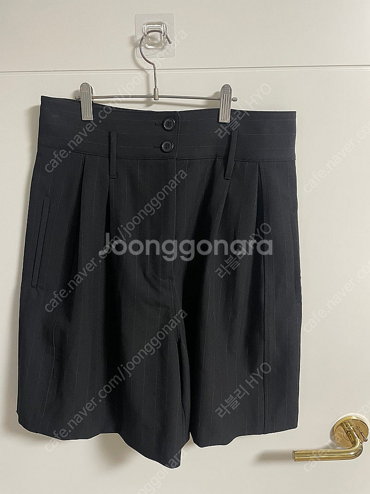 자라(Zara) 핀스트라이프 버뮤다 팬츠--0