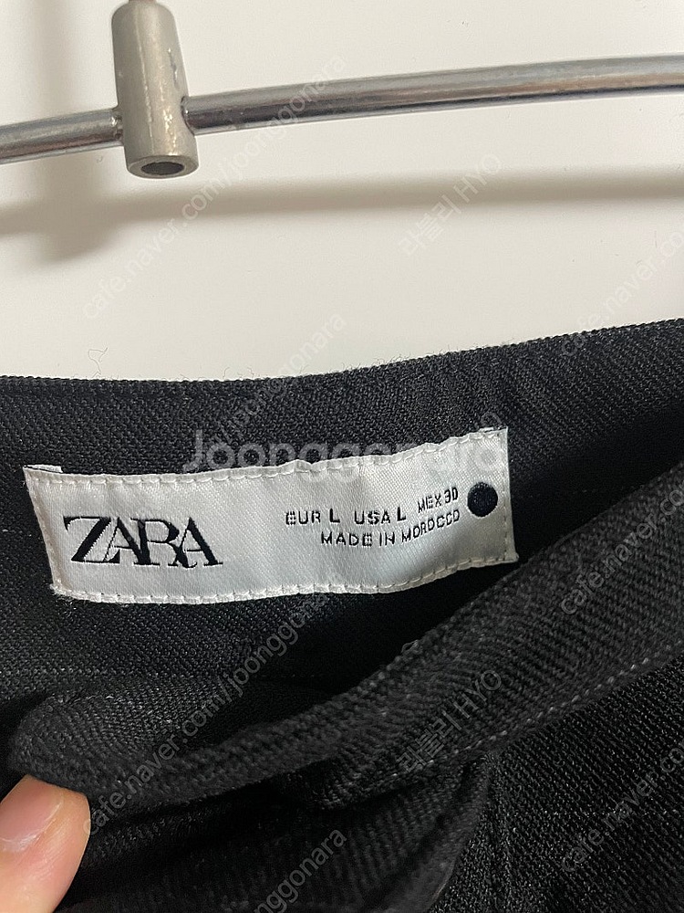 자라(Zara) 핀스트라이프 버뮤다 팬츠--2