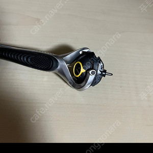 질레트 프로쉴드 옐로우 면도기