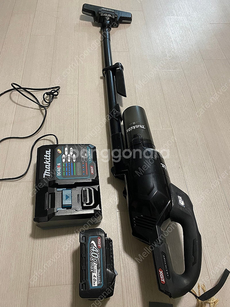 마끼다 40V 충전무선청소기 싸이클론일체형 블랙--0