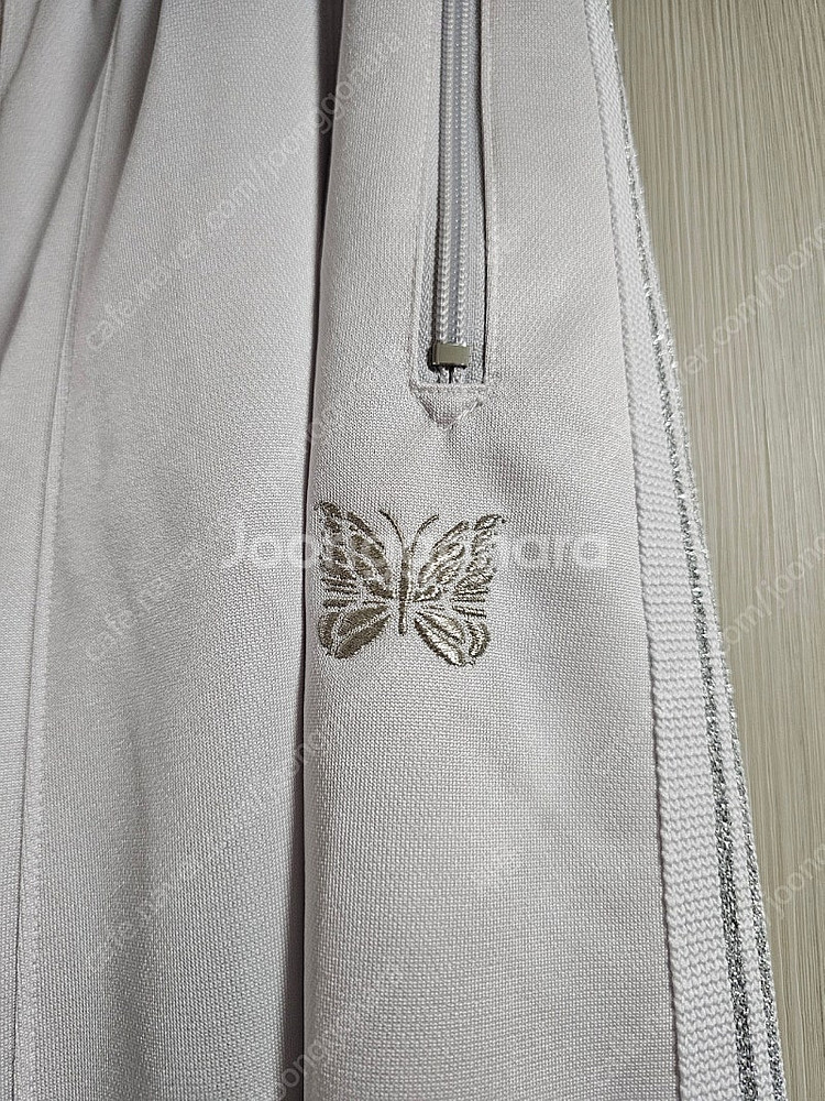 니들스 스튜디오스 HD 레임 트랙 팬츠 M사이즈--1