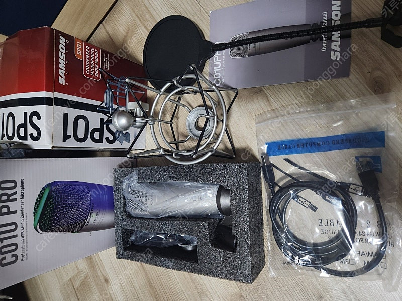 SAMSON C01U PRO 마이크, 쇼크마운트, 팝필터 세트 팝니다 이미지
