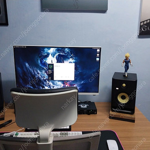 인터픽셀 4K 32인치 모니터 IPU3212 화이트 판매합니다