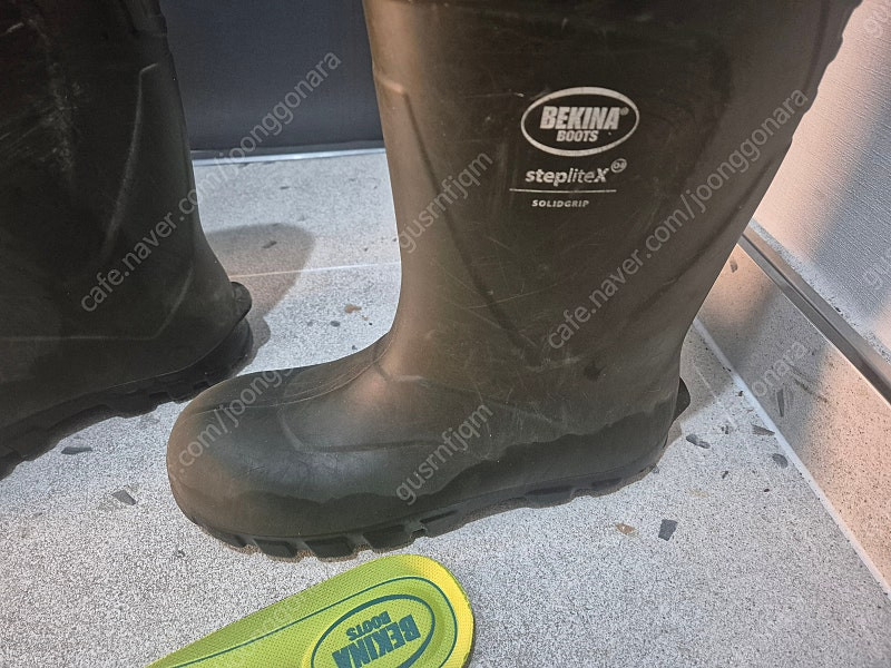 베키나 낚시장화 팝니다.--2