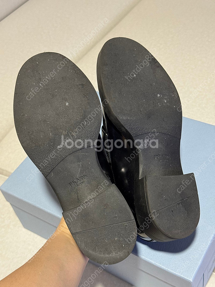 여성) 프라다 초콜릿 브러쉬드 레더 로퍼 블랙 37사이...--4