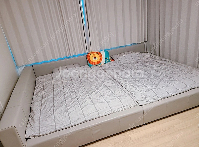 패밀리 침대 프레임만 팔아요 퀀퀀사이즈입니다--2