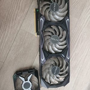 갤럭시 rtx3080 4팬 그래픽카드, 삼성, 하이닉스, 웬디, 플렉스터등 ssd 여러개 & intel cpu, asus z590 메인보드, 공냉쿨러, ddr4 램 32기가