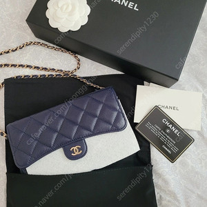 샤넬 클래식 더블폰 홀더백