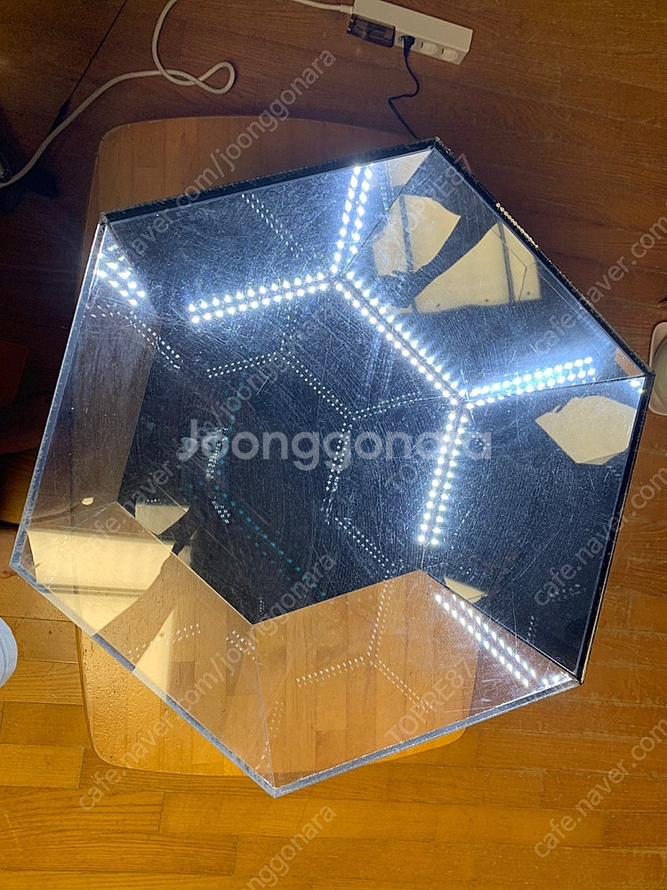 아크릴 육각 장식장 대형 LED 조명--1