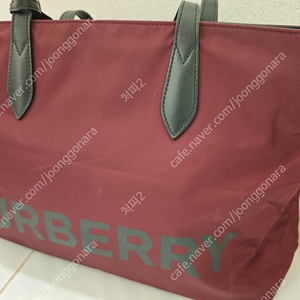 버버리 로고 포인트 나일론 미디엄 토트백 버건디