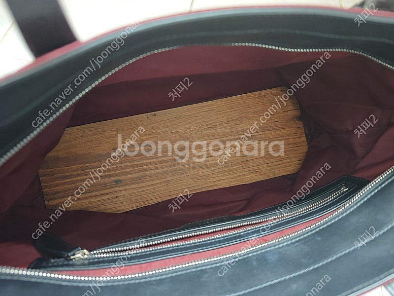 버버리 로고 포인트 나일론 미디엄 토트백 버건디--5