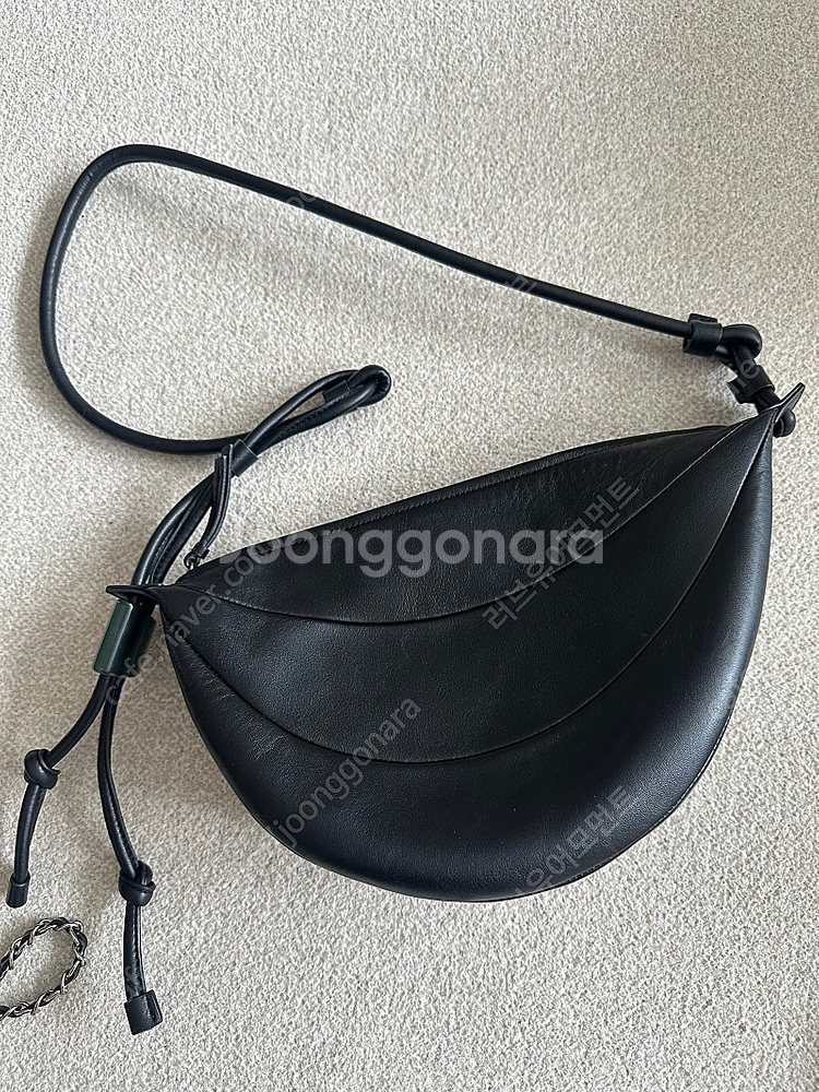 아카이브앱크 플링백 새상품급(스몰 아니고 그냥 플링백)...--0