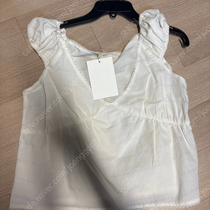 쏘딩키브레드 Sarah Cream Blouse