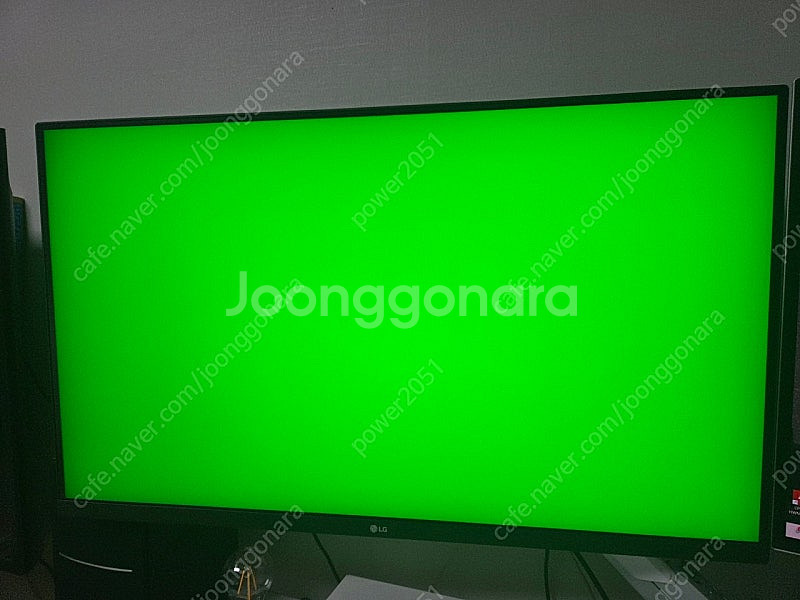 LG 32UN880 4k모니터 판매합니다. 32인치--3