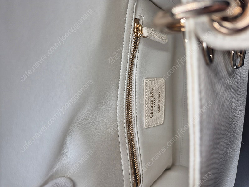 마지막 급처 디올 레이디 백 리자드 미니 아이보리 팝니다--4