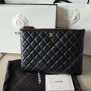 샤넬 은장 미디움 클러치 (램스킨)