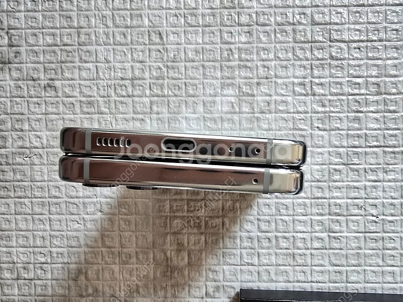(풀박스)30만원 z플립5 512g(액정신품)--4