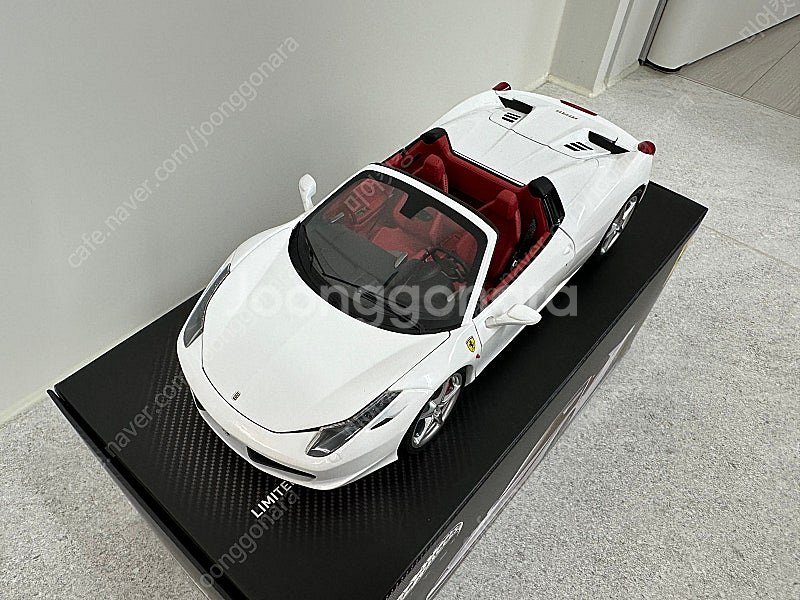 핫휠 엘리트 페라리 458 SPIDER 화이트 1:18--0