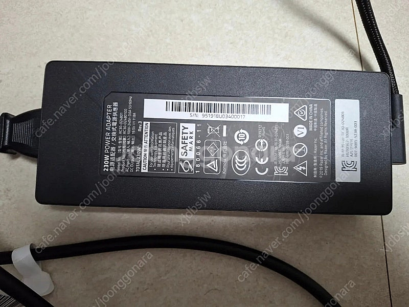 레이저블레이드 노트북 정품 충전기 230w 팝니다--1