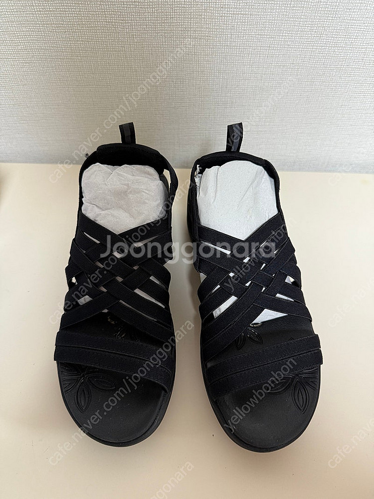 스케쳐스 샌들 220사이즈 1회착용 팝니다(택포1.5만)--0