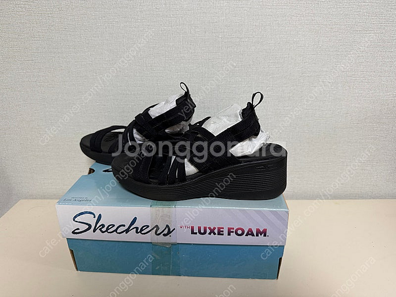 스케쳐스 샌들 220사이즈 1회착용 팝니다(택포1.5만)--4