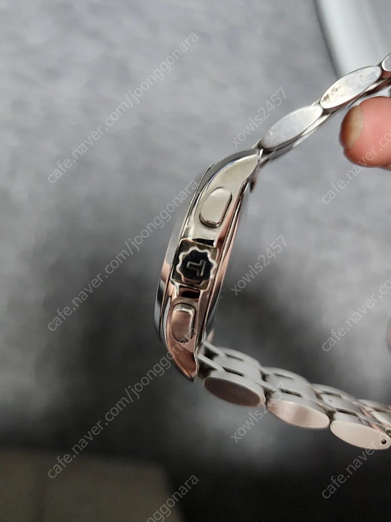 티쏘 꾸뜨리에 실버 흰판 GMT 판매합니다