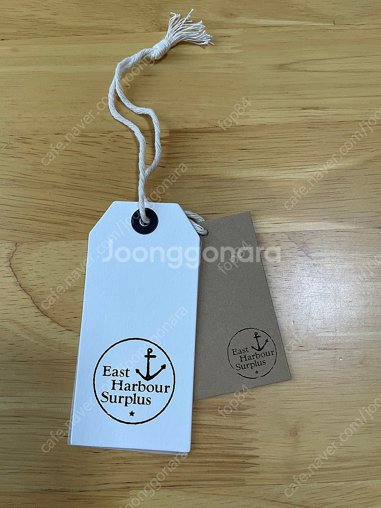 EAST HARBOUR SURPLUS, 이스트하버 서플러스 포켓 자수 반팔티 (카키 컬러), M 사이즈--7