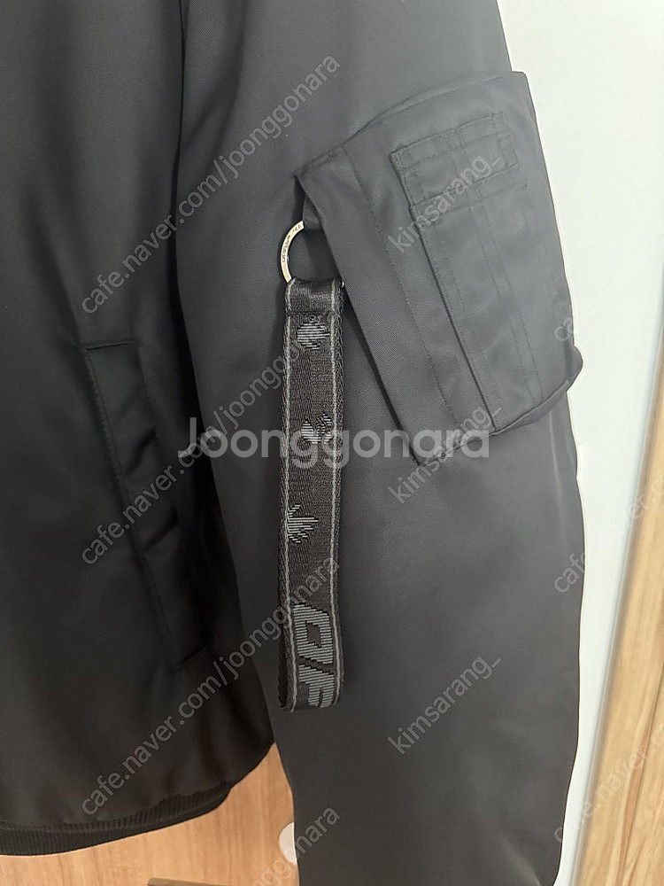 오프화이트 봄버 블루종 패딩 보머 xl 가격내림--7
